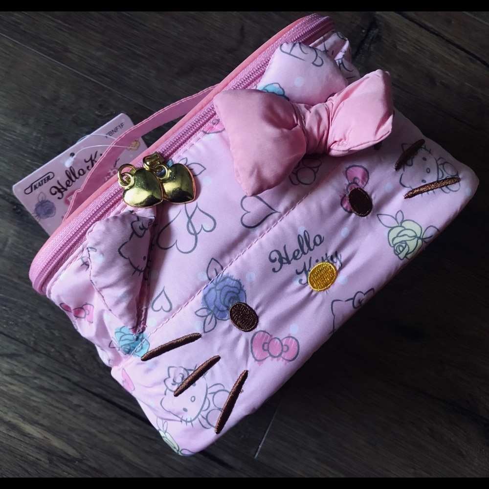 HELLO KITTY-Imported (NWT) Pink Cosmetics Case/Bag